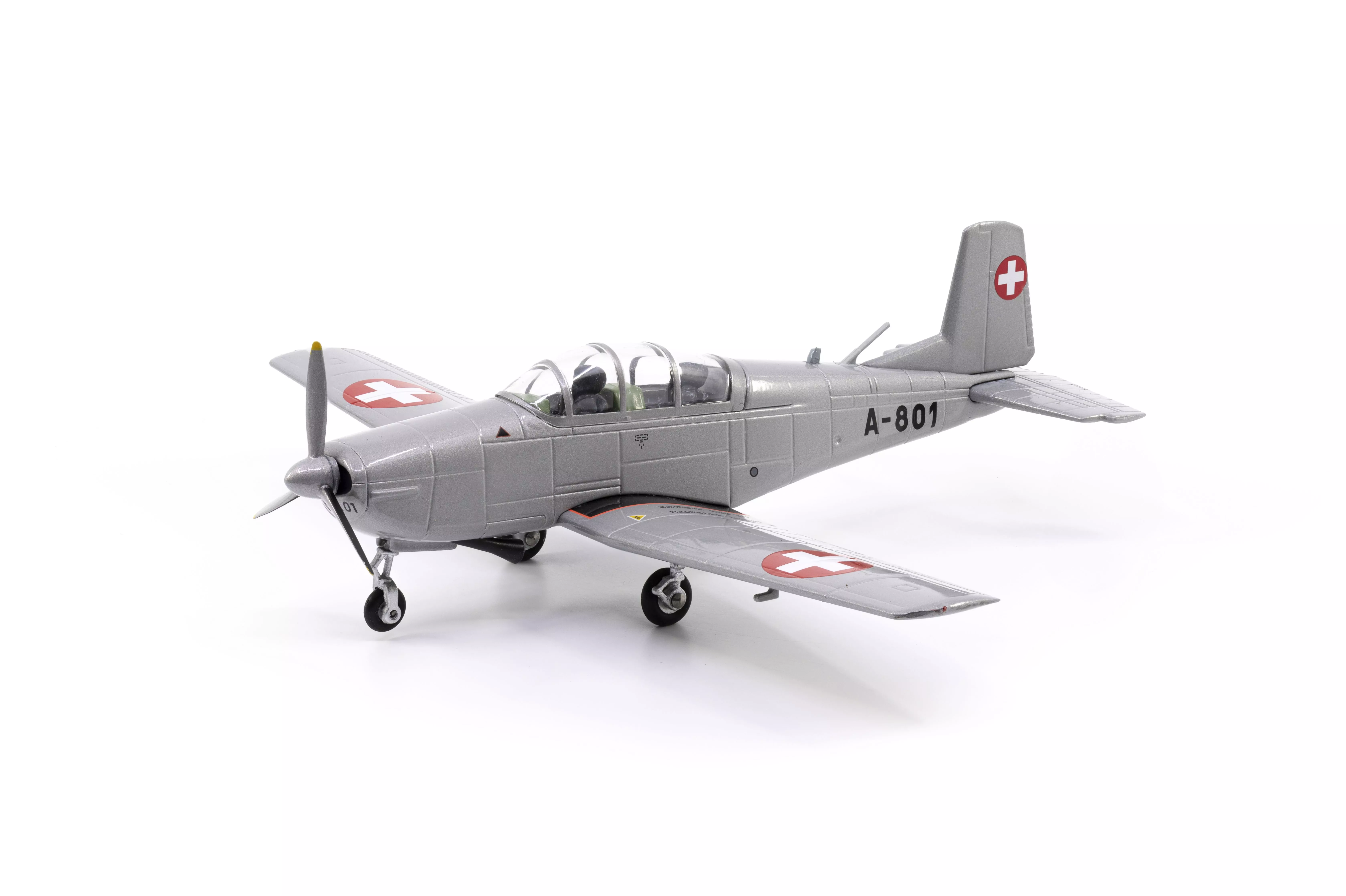 ACE 1300 1:72 Pilatus P-3 A-801 avion du musée de Dübendorf. avec pied en métal