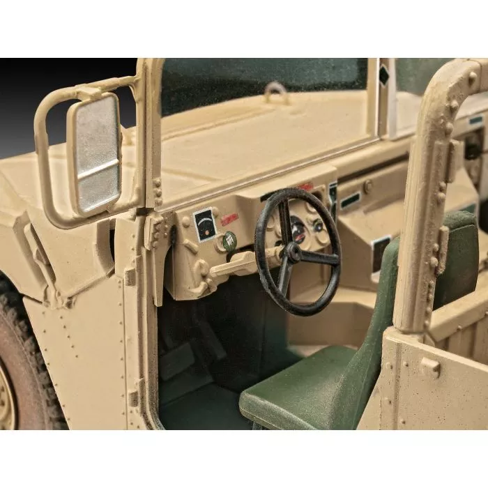 Revell 3366 1:35 HMMWV M109 7A2