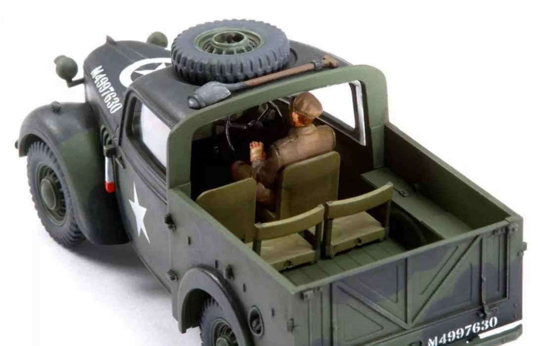 Tamiya 32562 1:48 british light utility car 10HP