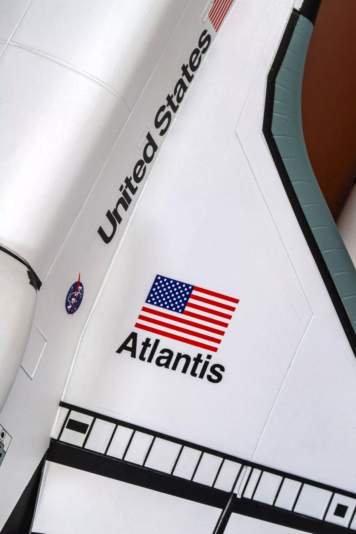 Airfix 50200 1:144 Space Shuttle Discovery avec peintures, colle et piceaux