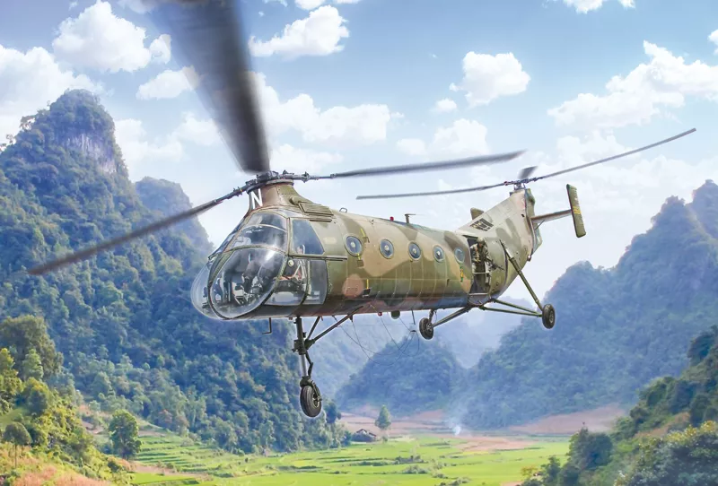 Italeri 2774 1:48 H-21C flying Banana gunship
