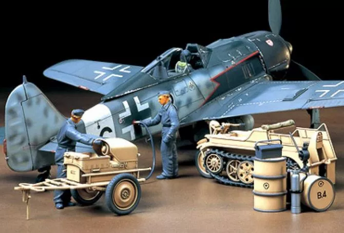 Tamiya 32533 1:48 german aircraft power supply unit