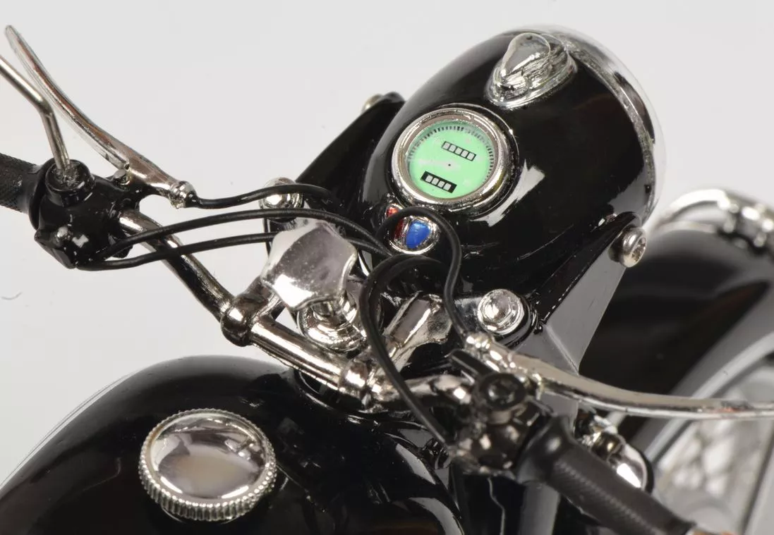 Schuco 450665800 1:10 BMW R69S monoplace