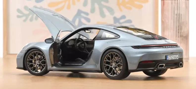 Norev 187170 1:18 Porsche 911 Carrera 2025 Polar Silver