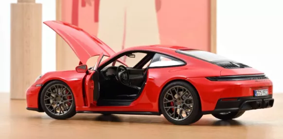 Norev 187171 1:18 Porsche 911 Carrera 4 GTS 2025 Guards Red