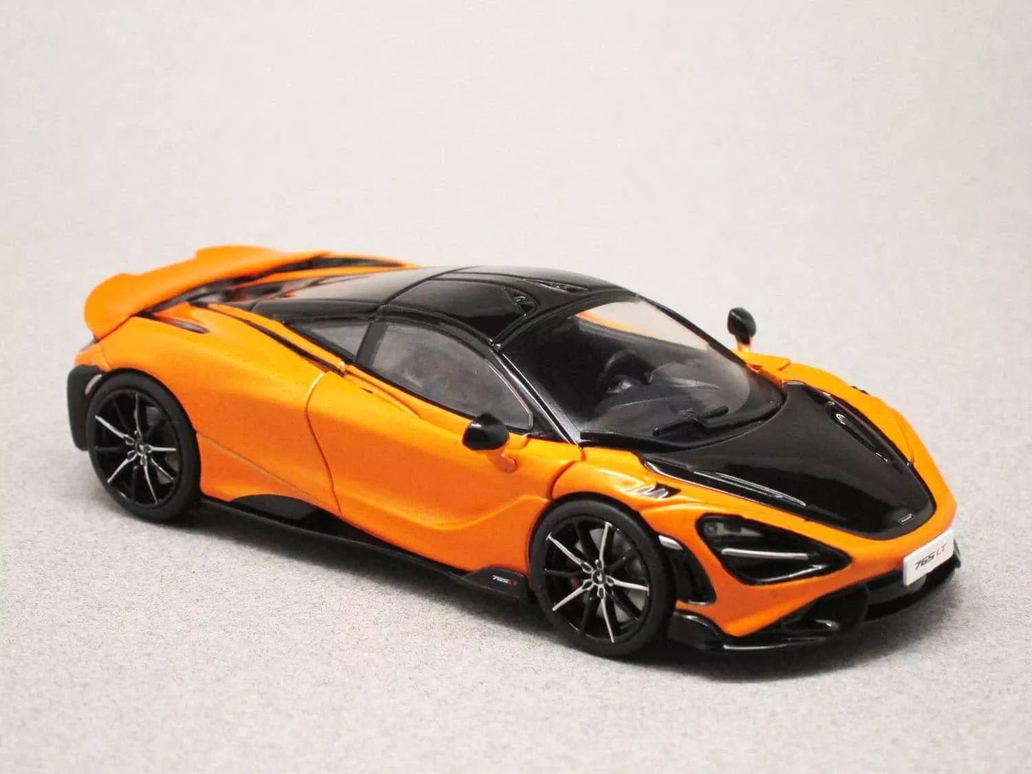 Solido 421437110 1:43 McLaren 765 LT orange