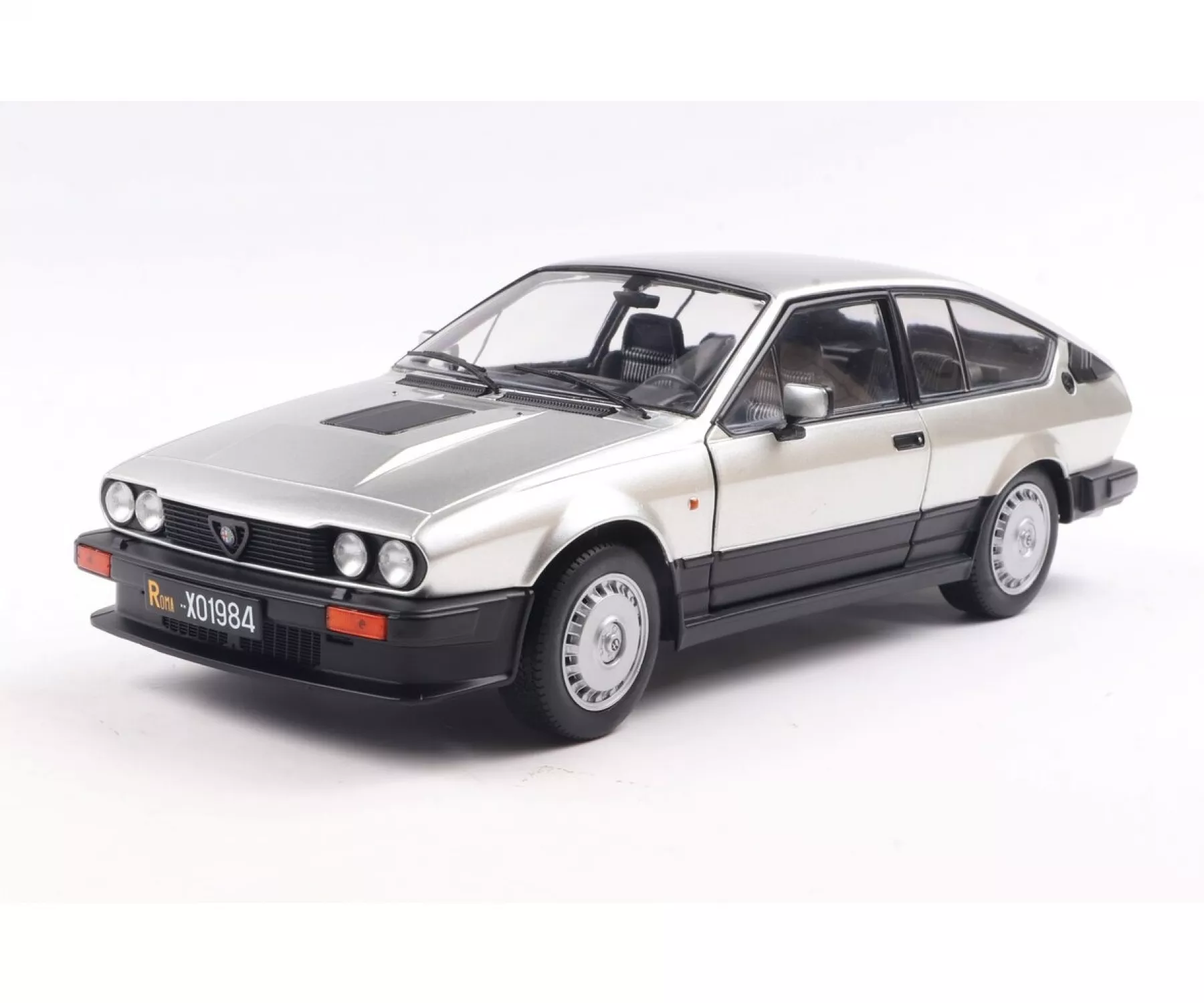 Solido S1802307 1:18 Alfa Romeo GTV6 Grise 1984