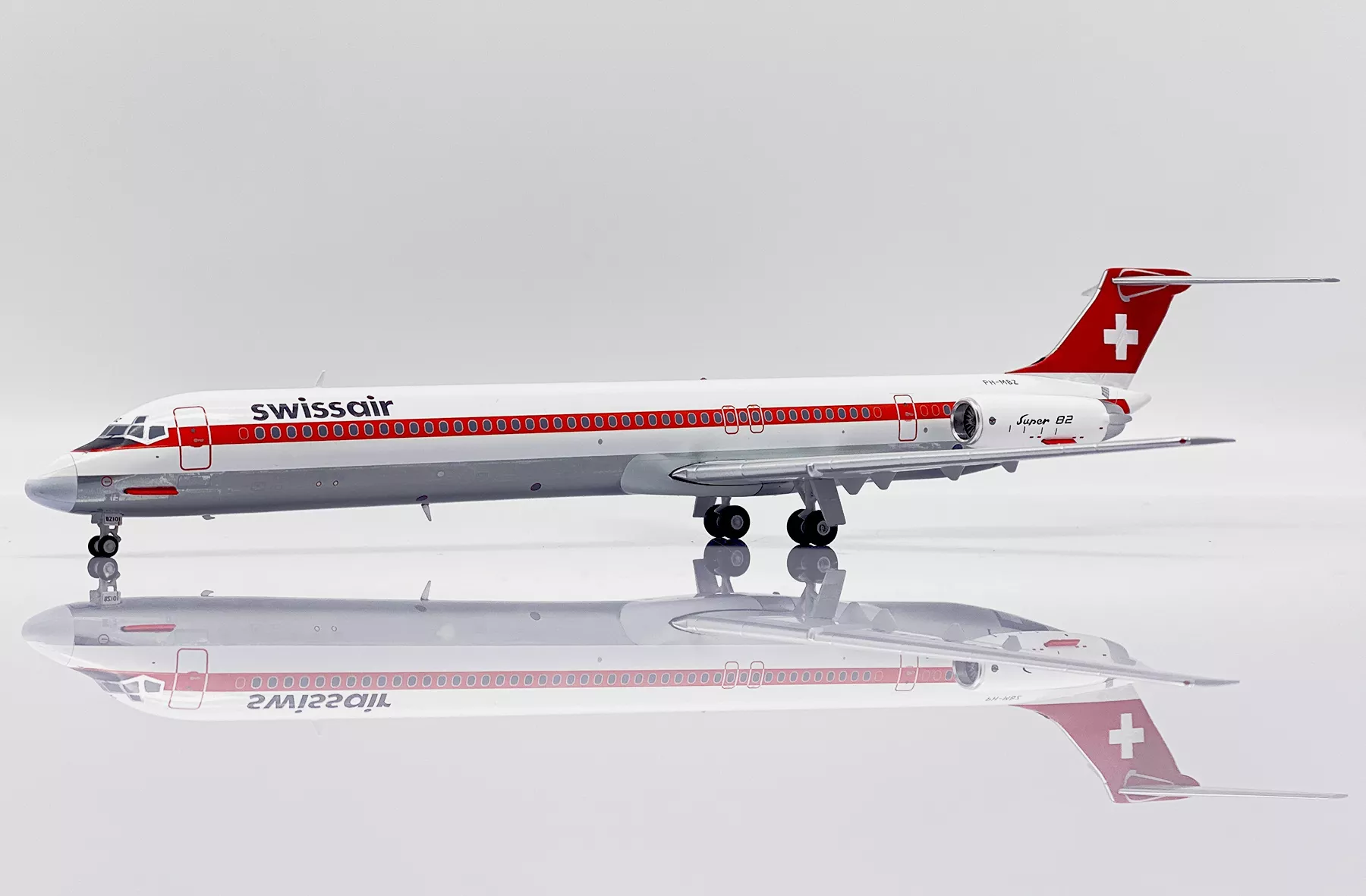 JC Wings LH2373 1:200 MD-82 PH-MBZ