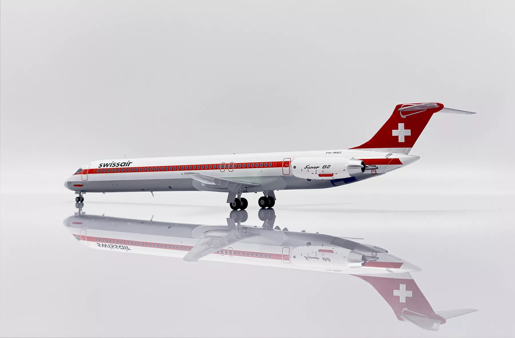 JC Wings LH2373 1:200 MD-82 PH-MBZ
