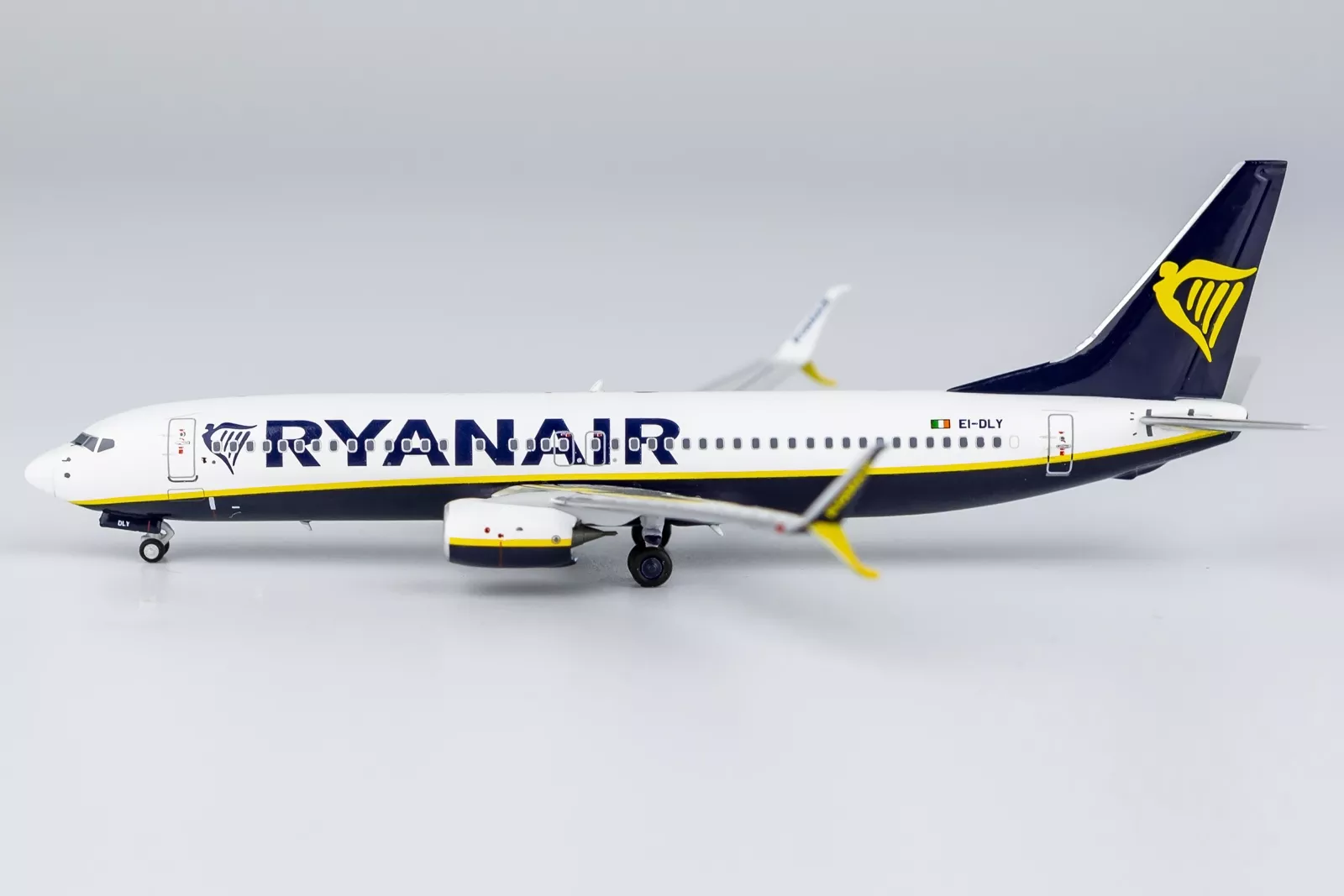 Phoenix 1:400 Ryanair Boeing 737-8 Max EI-IKY