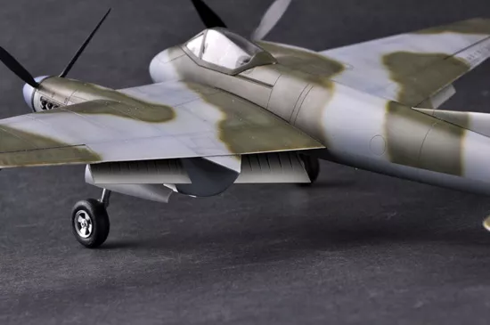 Trumpeter 02894 1:48 De Havilland DH.103 Hornet F.3