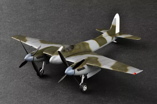 Trumpeter 02894 1:48 De Havilland DH.103 Hornet F.3