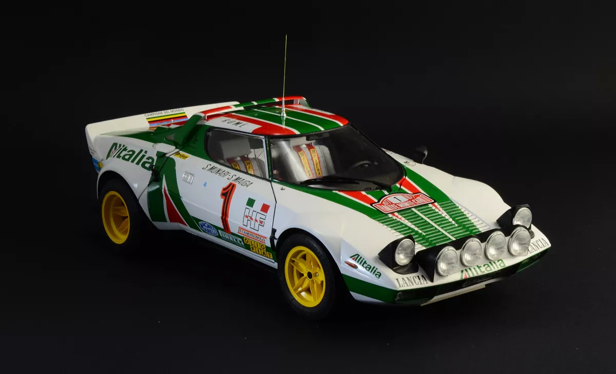 Italeri 4714 1:12 Lancia Stratos HFGr.4 Montecarlo 1977