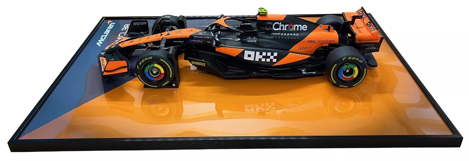 Maisto 1816803-4 1:10 Tableau Formule 1 MCL38 N°4 Norris