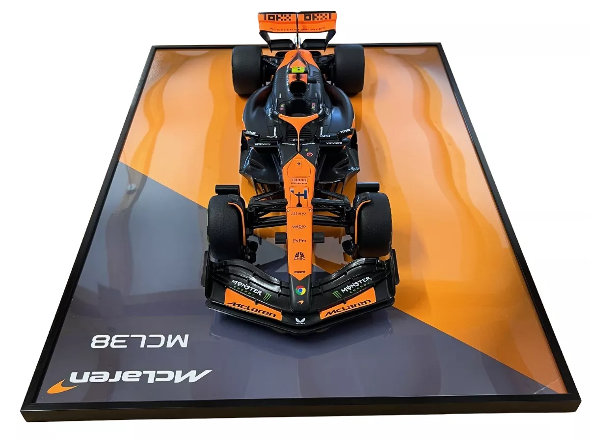 Maisto 1816803-4 1:10 Tableau Formule 1 MCL38 N°4 Norris