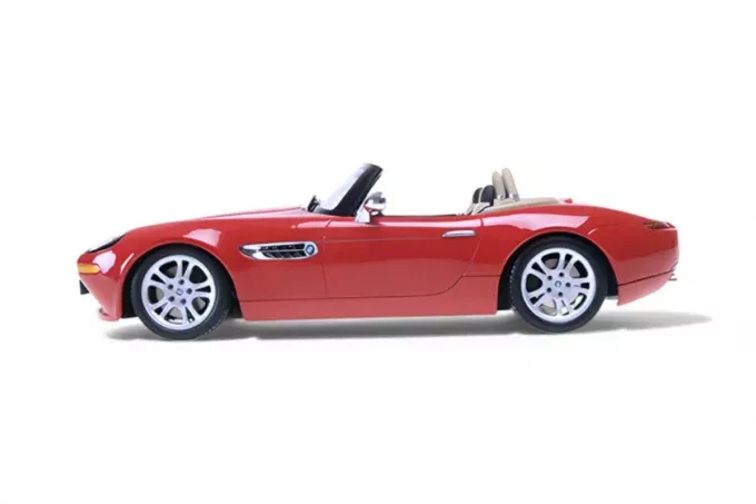 Minichamps 155024230 1:18 BMW Z8 Rouge 2000