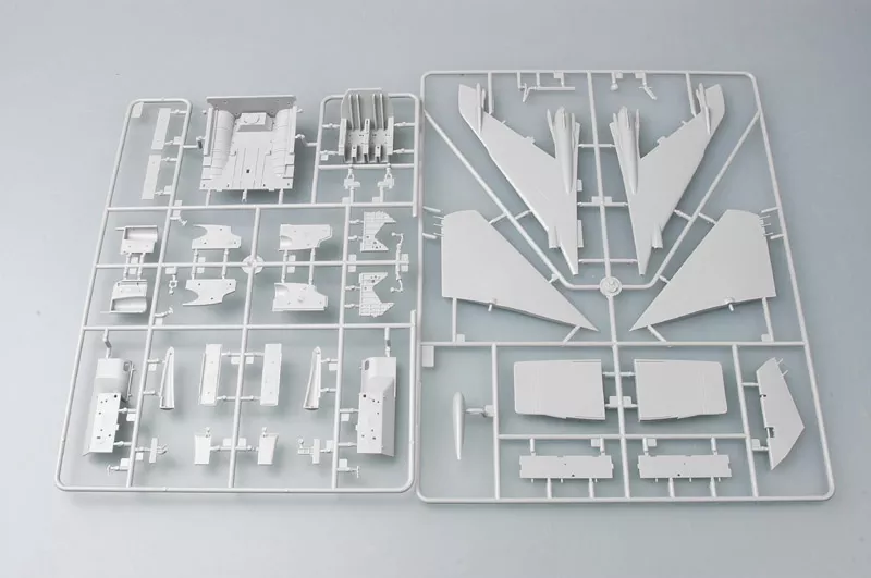 Trumpeter 02835 1:48 Sukhoï Su-24M Fencer-D