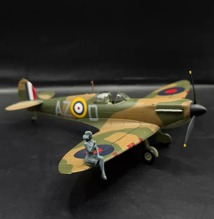 Peggy Smoke Break 1:32 Warfront Models - WFM32SH002