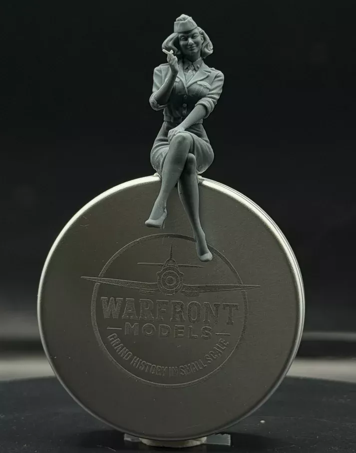 Peggy Smoke Break 1:32 Warfront Models - WFM32SH002